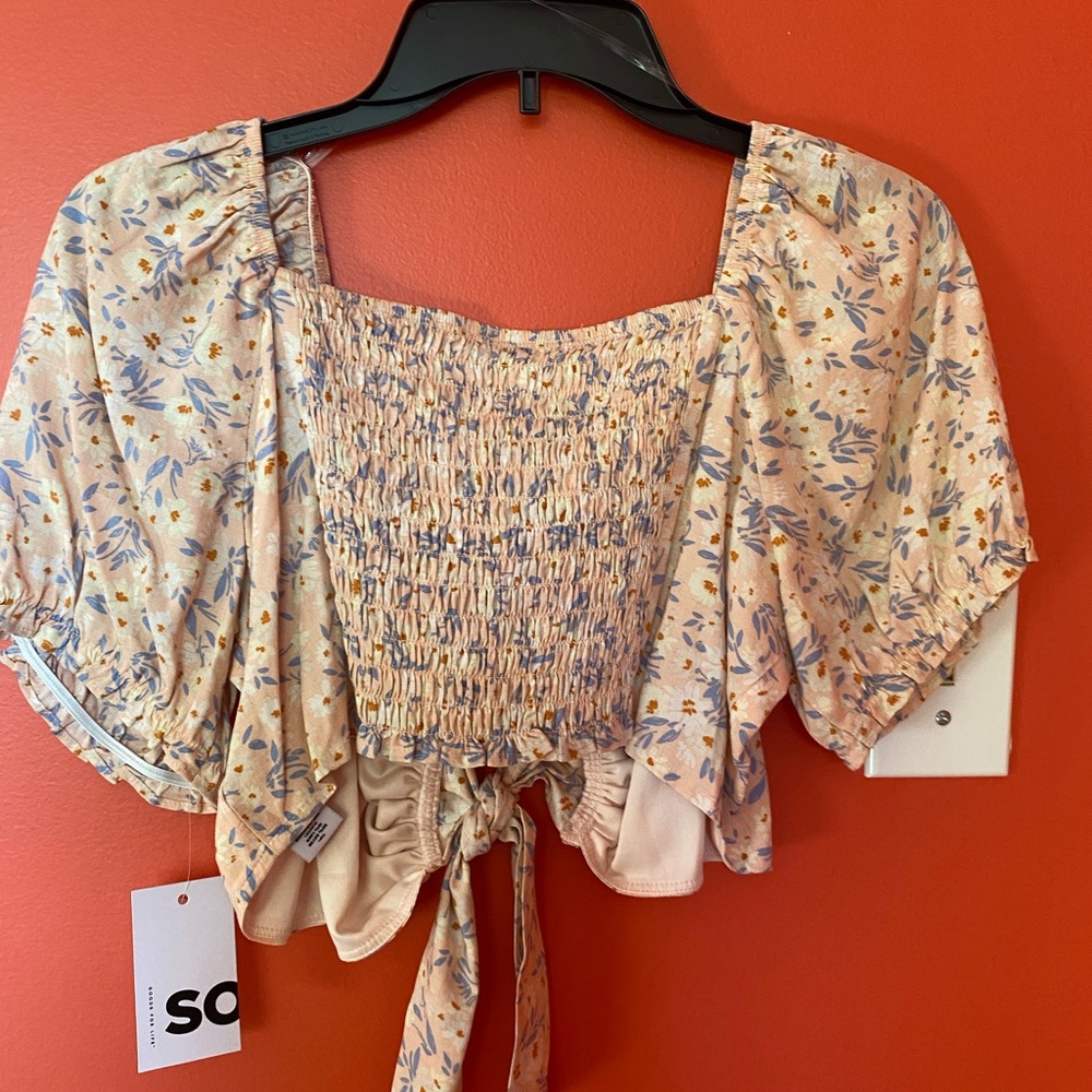 Ladies SO SUMMER TOP.